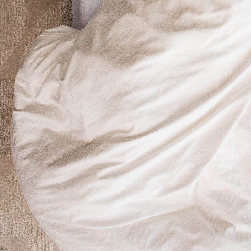Close view of the matching cotton percale cover